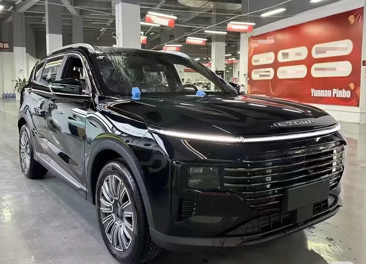 2025 JETOUR X70 thumbnail 3