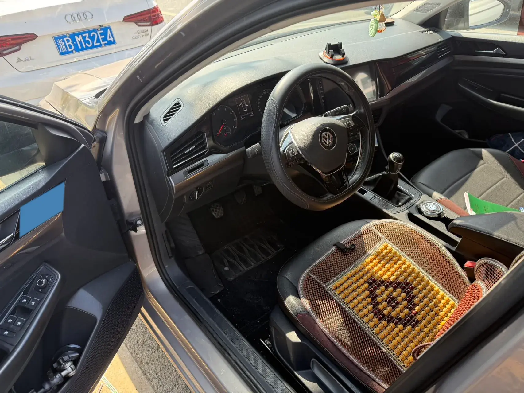 2019 VOLKSWAGEN BORA thumbnail 4