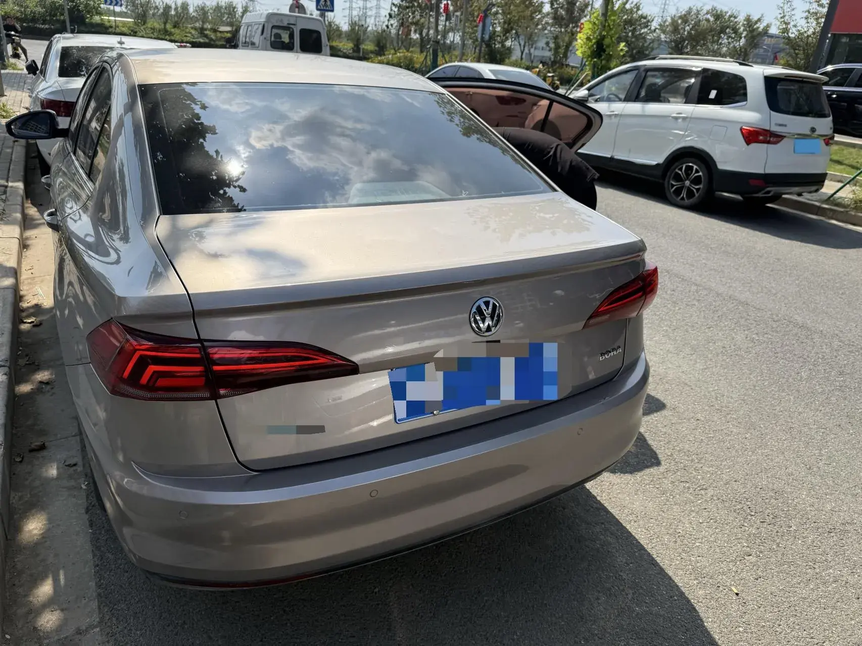 2019 VOLKSWAGEN BORA thumbnail 3