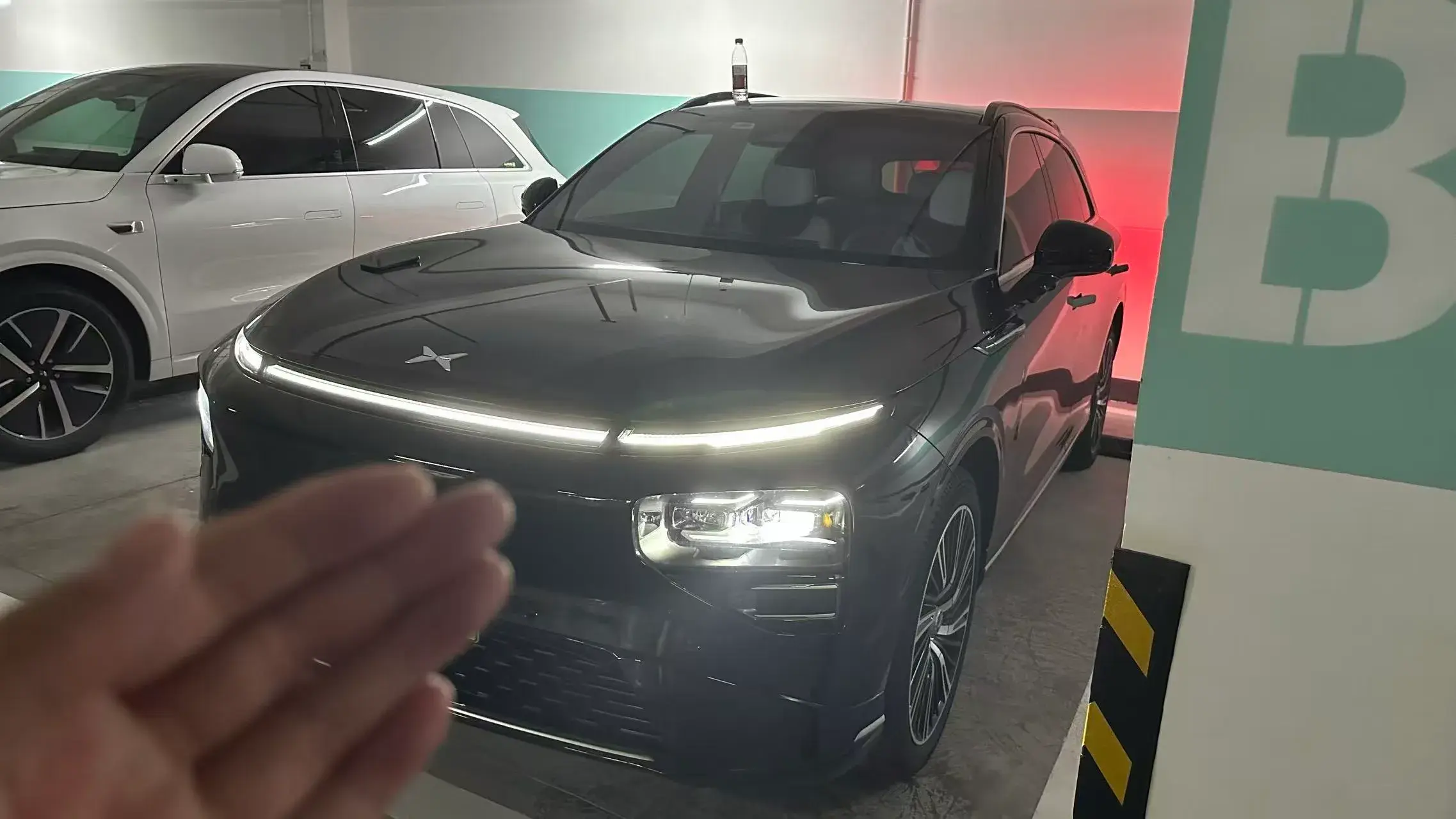 2024 XPENG G9 view 1