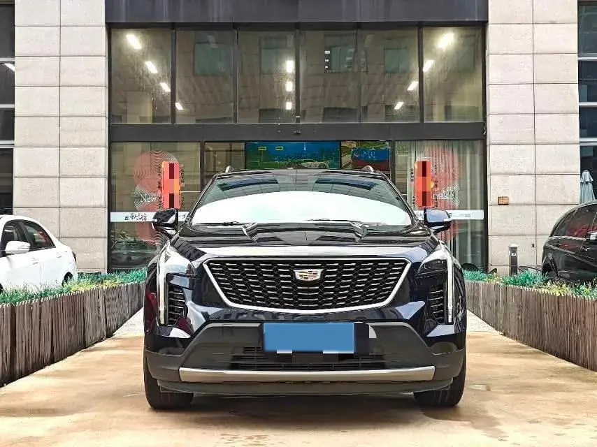 2021 CADILLAC XT4 thumbnail 2