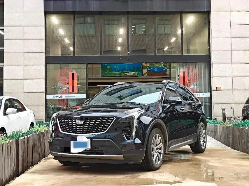 2021 CADILLAC XT4 view 1