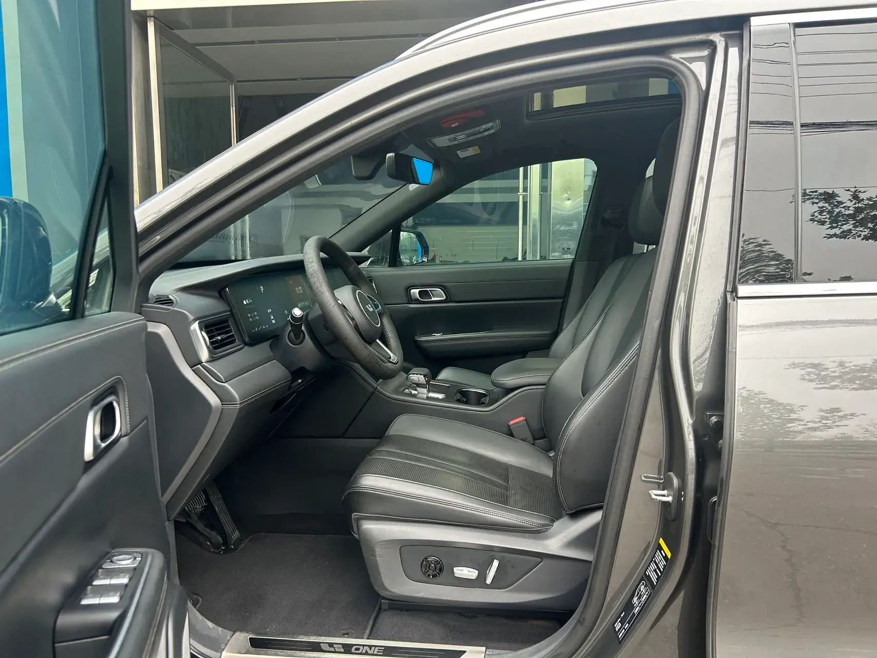 2020 LI ONE thumbnail 4