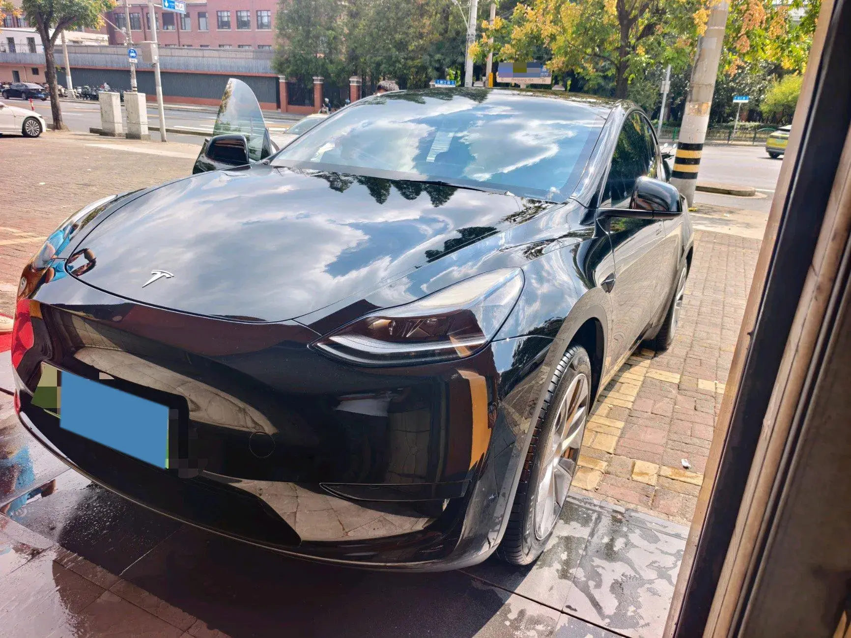 2022 TESLA MODEL view 1