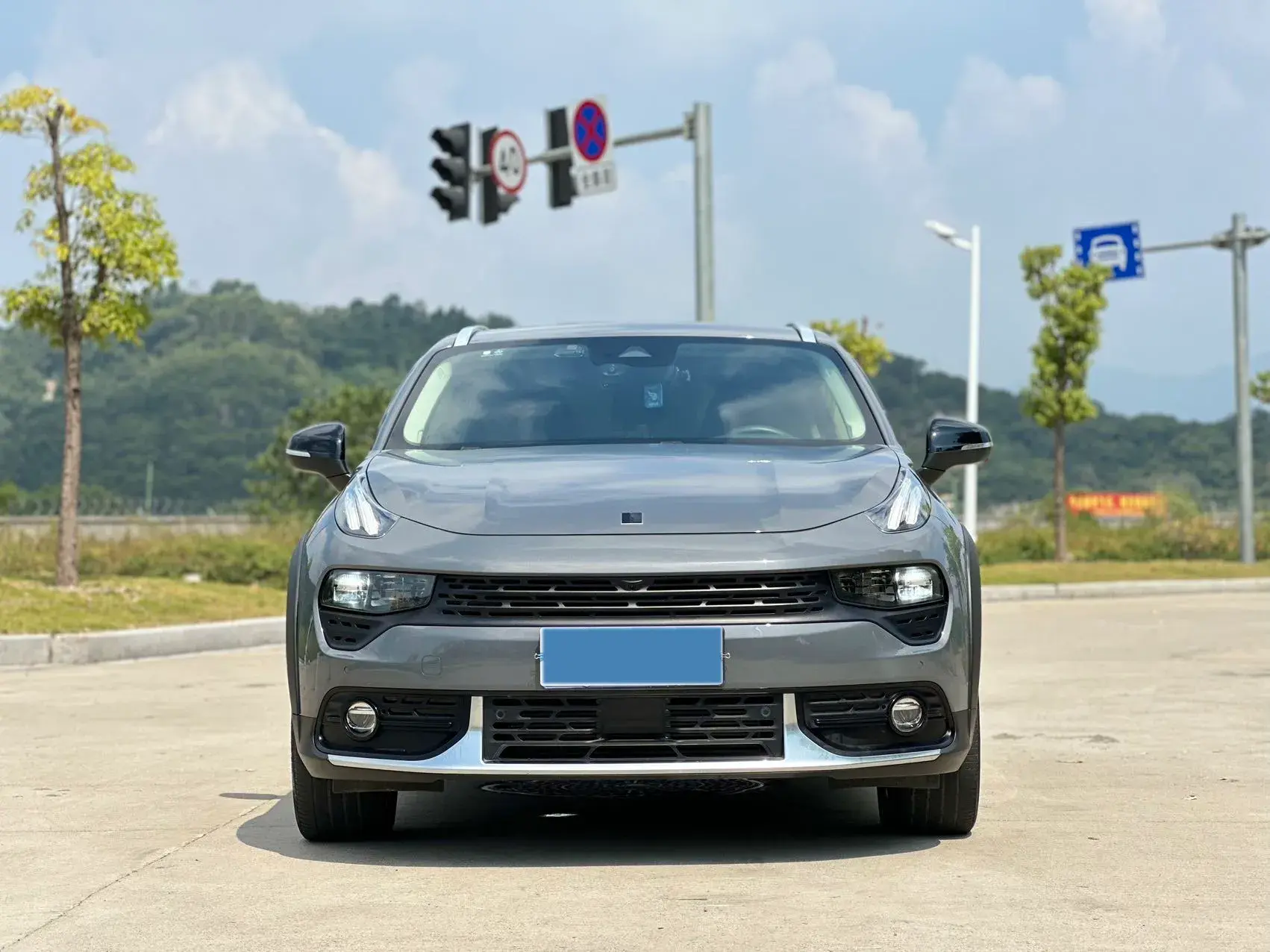 2018 LYNK&CO 02 thumbnail 2