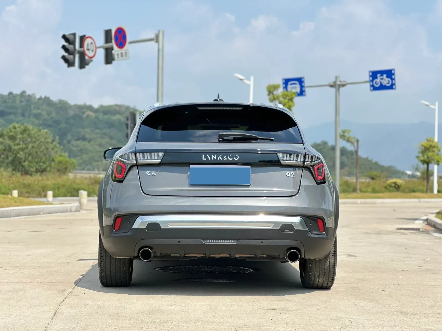 2018 LYNK&CO 02 thumbnail 4