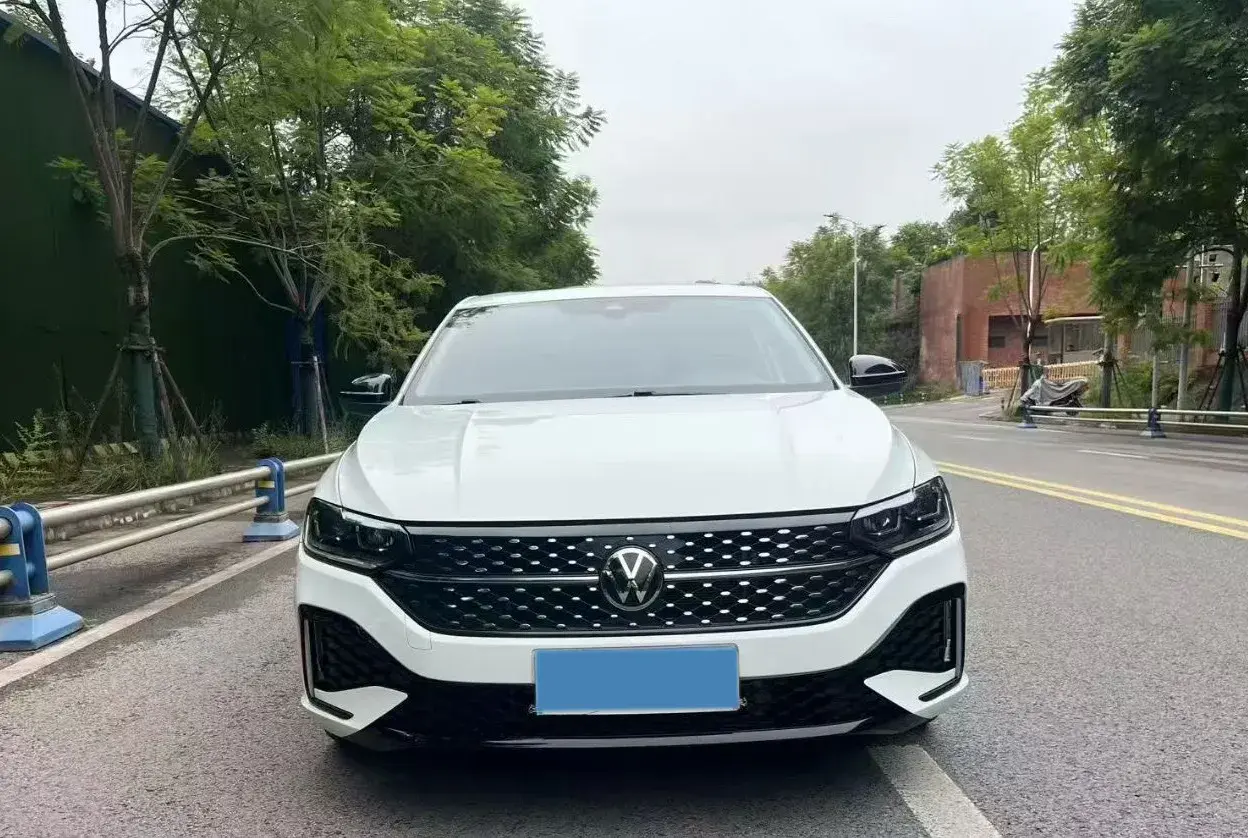 2023 VOLKSWAGEN LAVIDA thumbnail 2