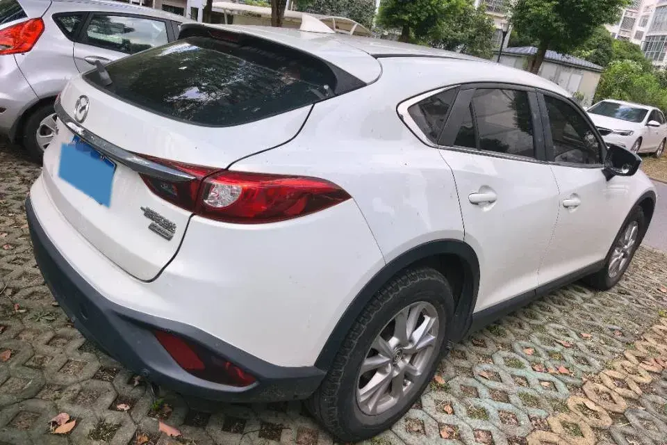 2018 MAZDA CX-4 thumbnail 3