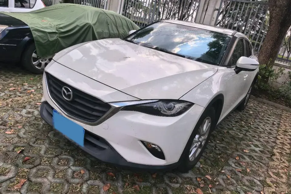 2018 MAZDA CX-4 view 1
