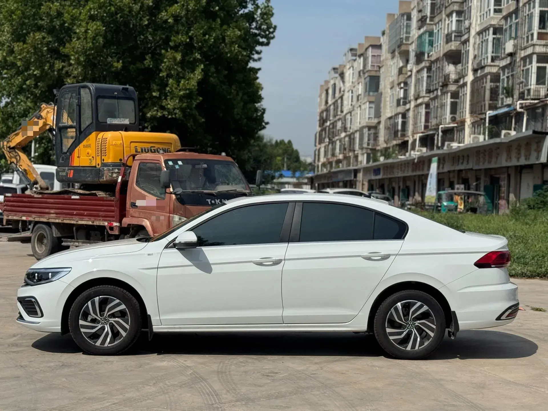 2025 VOLKSWAGEN BORA thumbnail 4