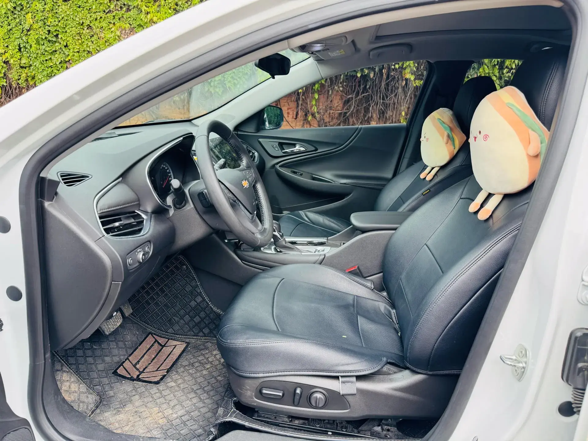 2021 CHEVROLET MALIBU thumbnail 3