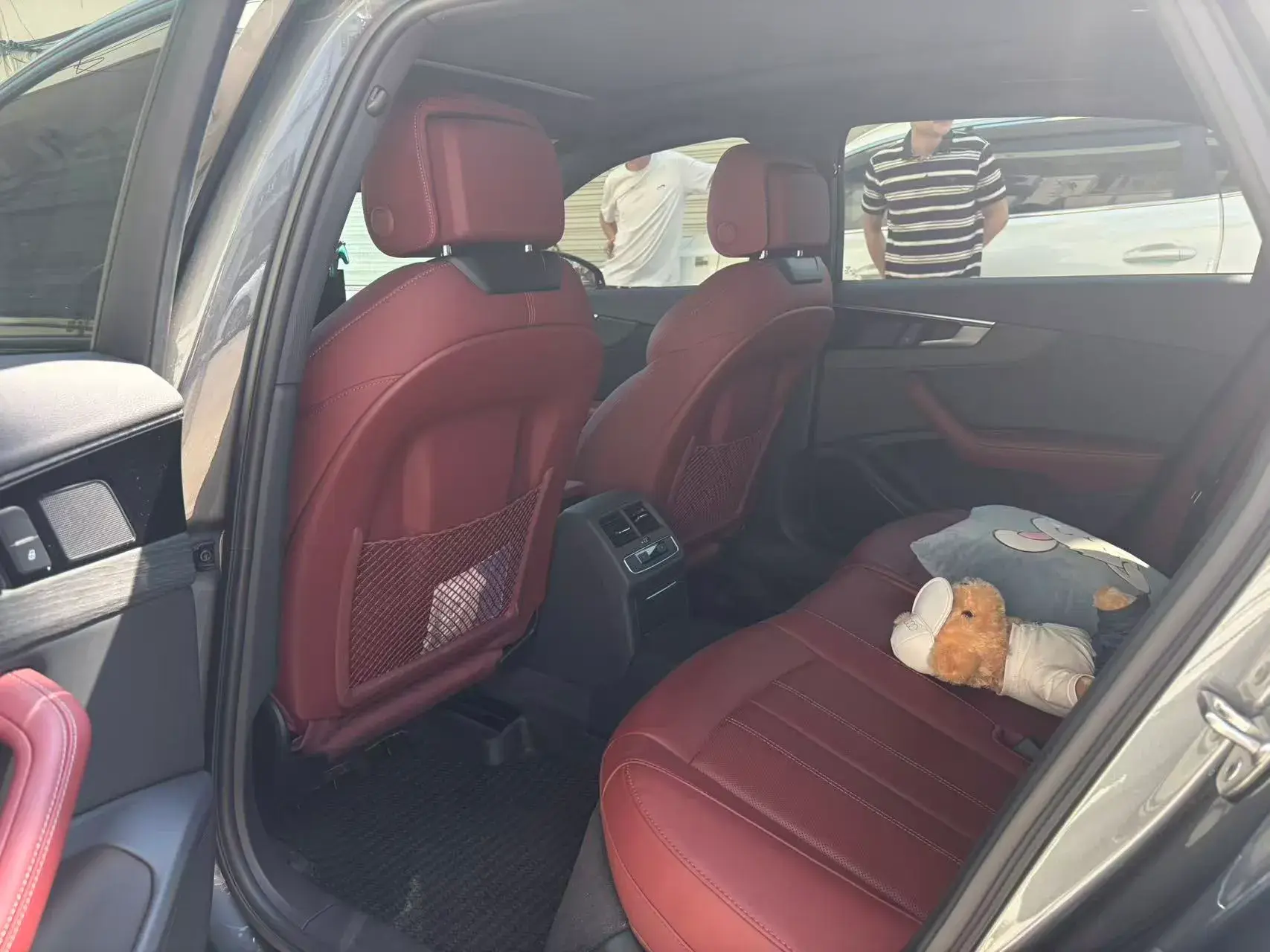 2023 AUDI A4L thumbnail 4