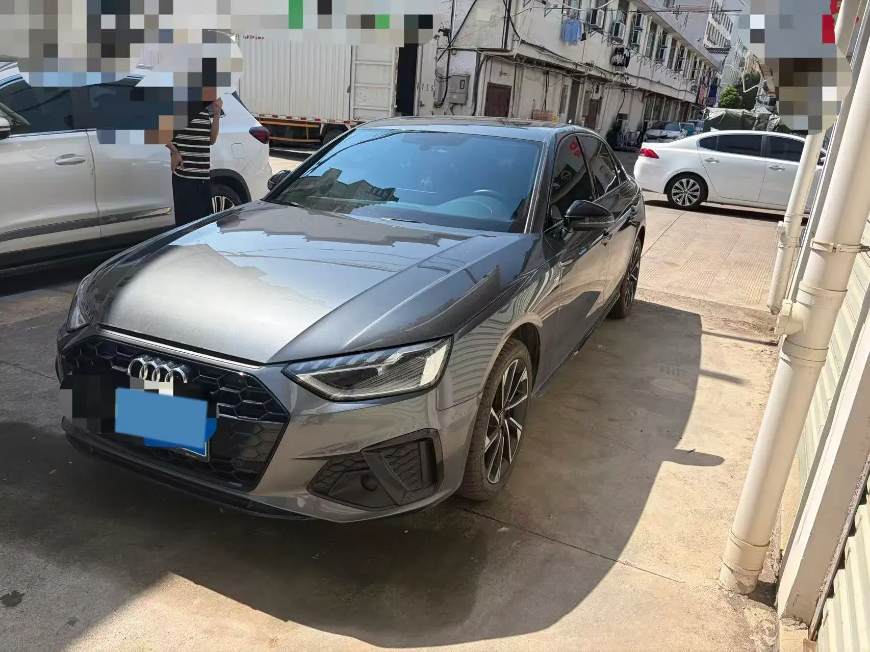 2023 AUDI A4L view 1