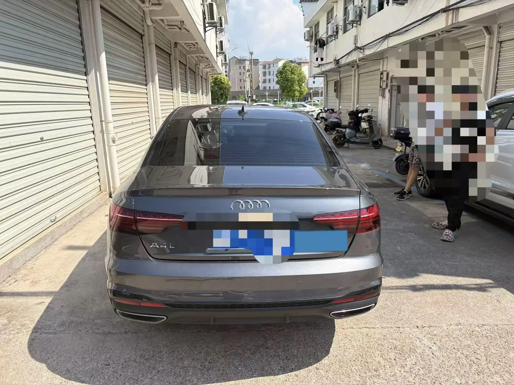 2023 AUDI A4L thumbnail 2