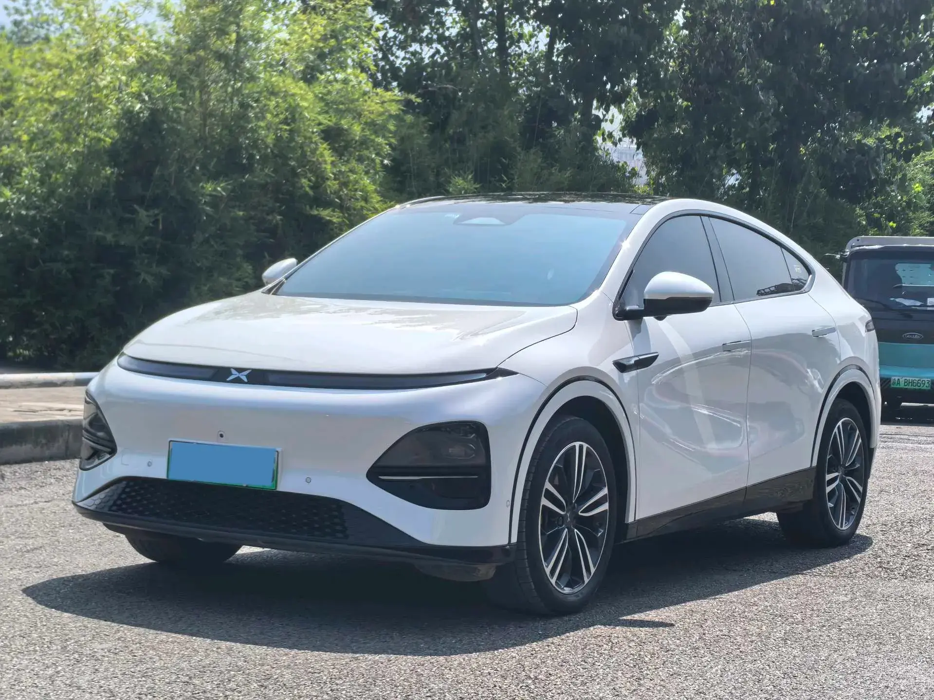 2023 XPENG G6 view 1