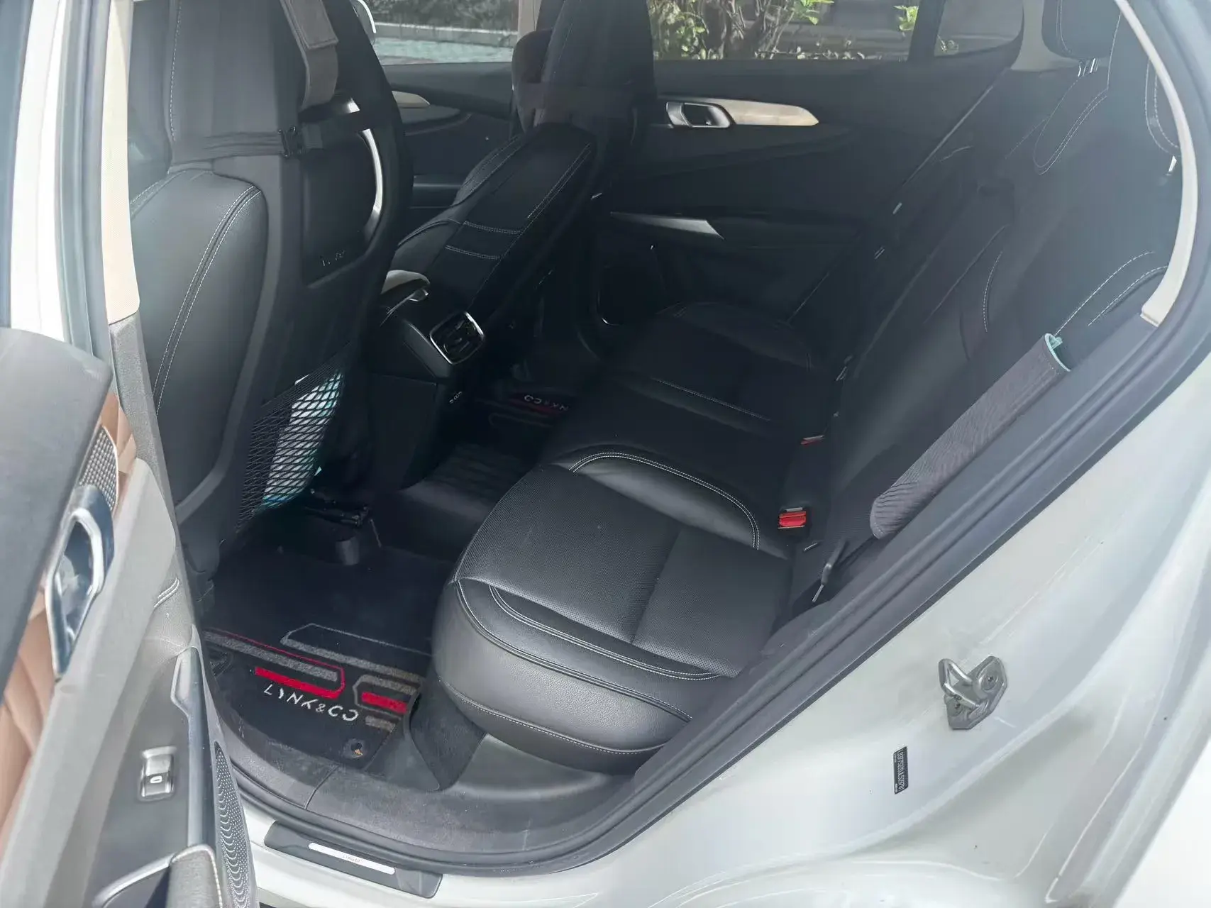 2018 LYNK&CO 01 thumbnail 3