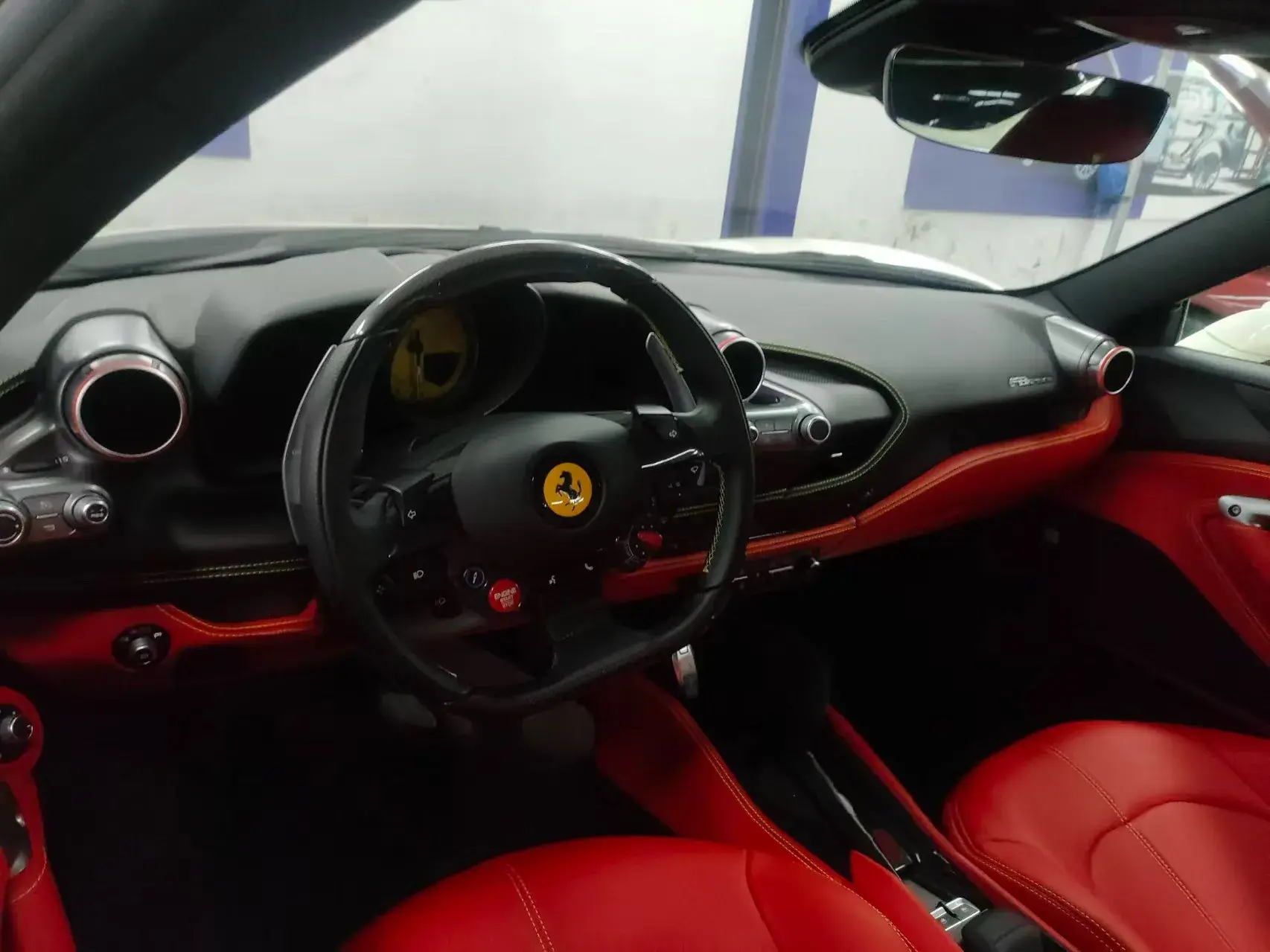 2020 FERRARI F8 thumbnail 3