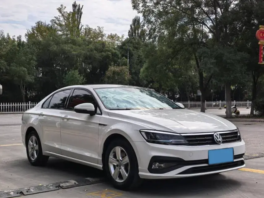 2021 VOLKSWAGEN LAMANDO thumbnail 3