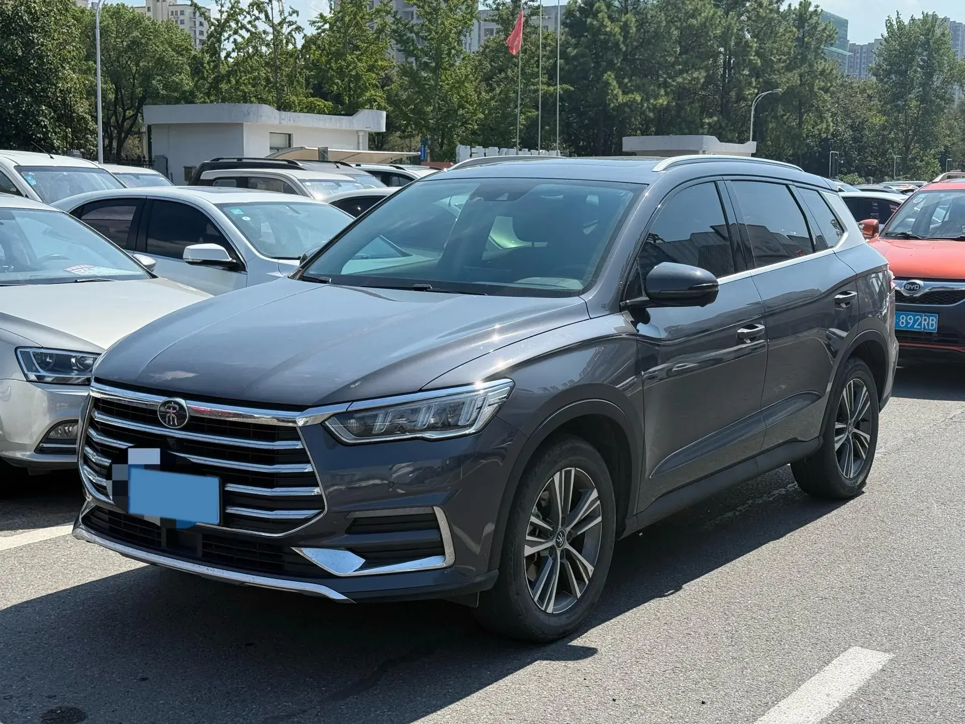 2019 BYD SONG view 1