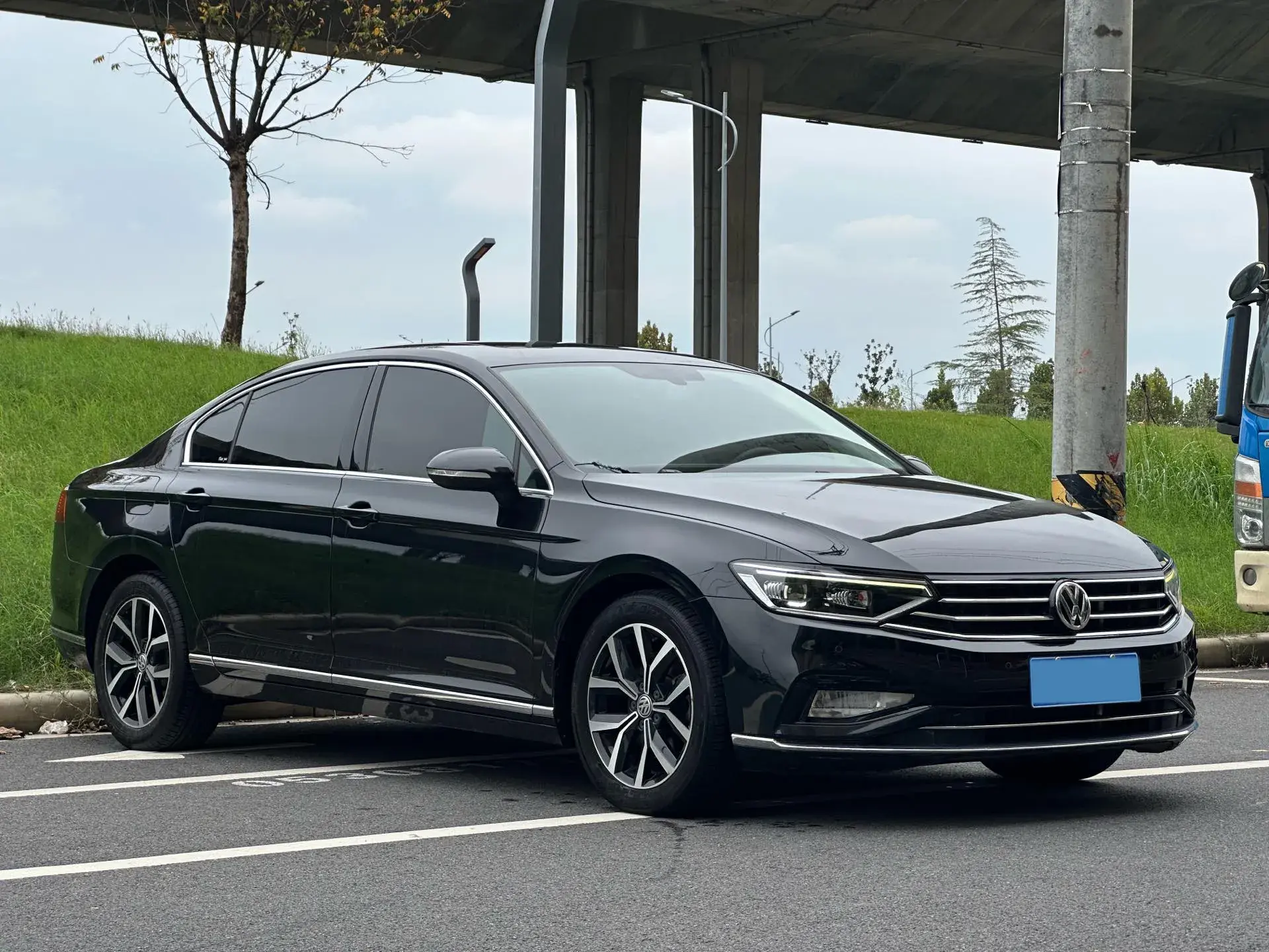 2019 VOLKSWAGEN MAGOTAN thumbnail 2