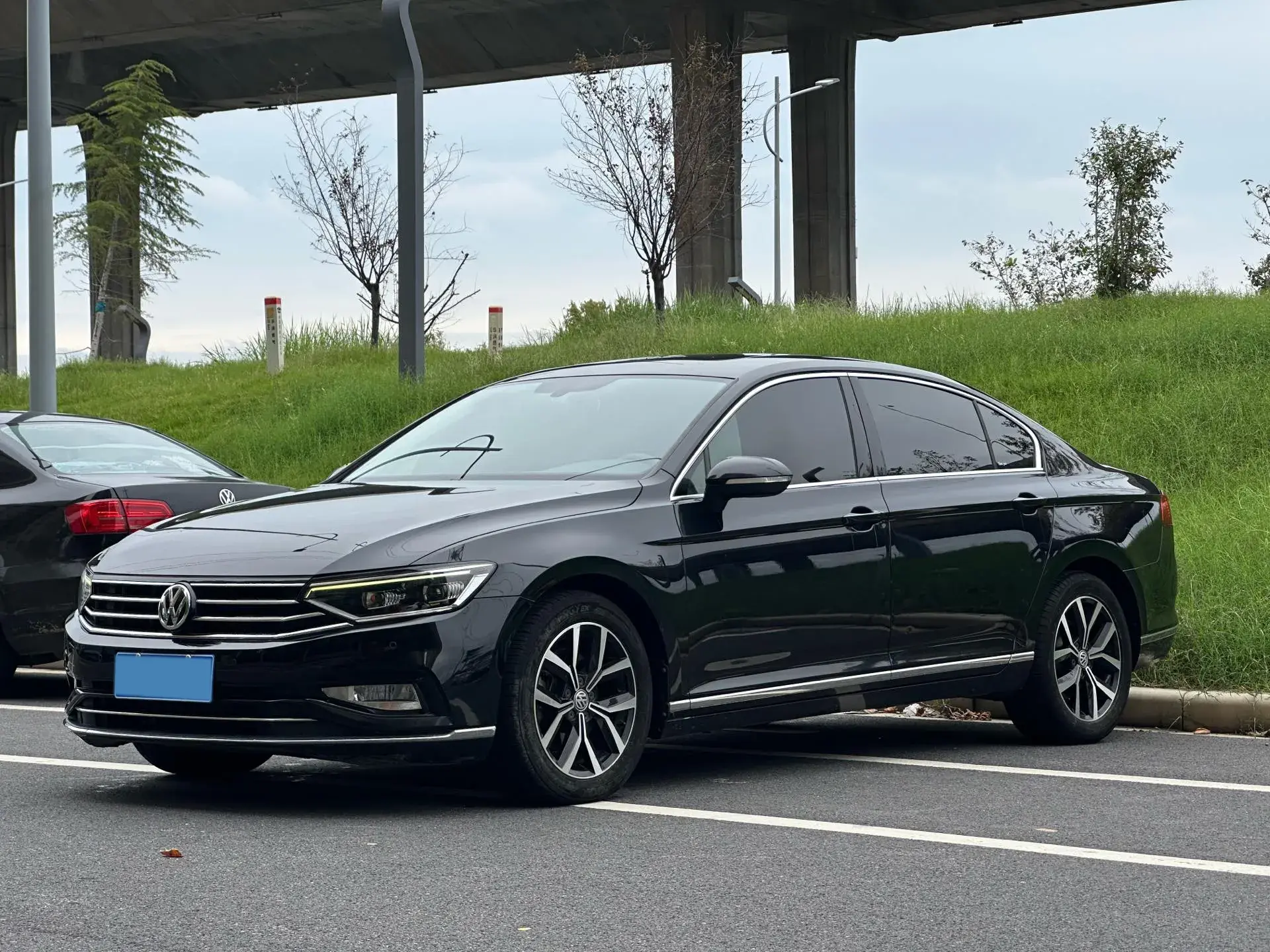 2019 VOLKSWAGEN MAGOTAN view 1