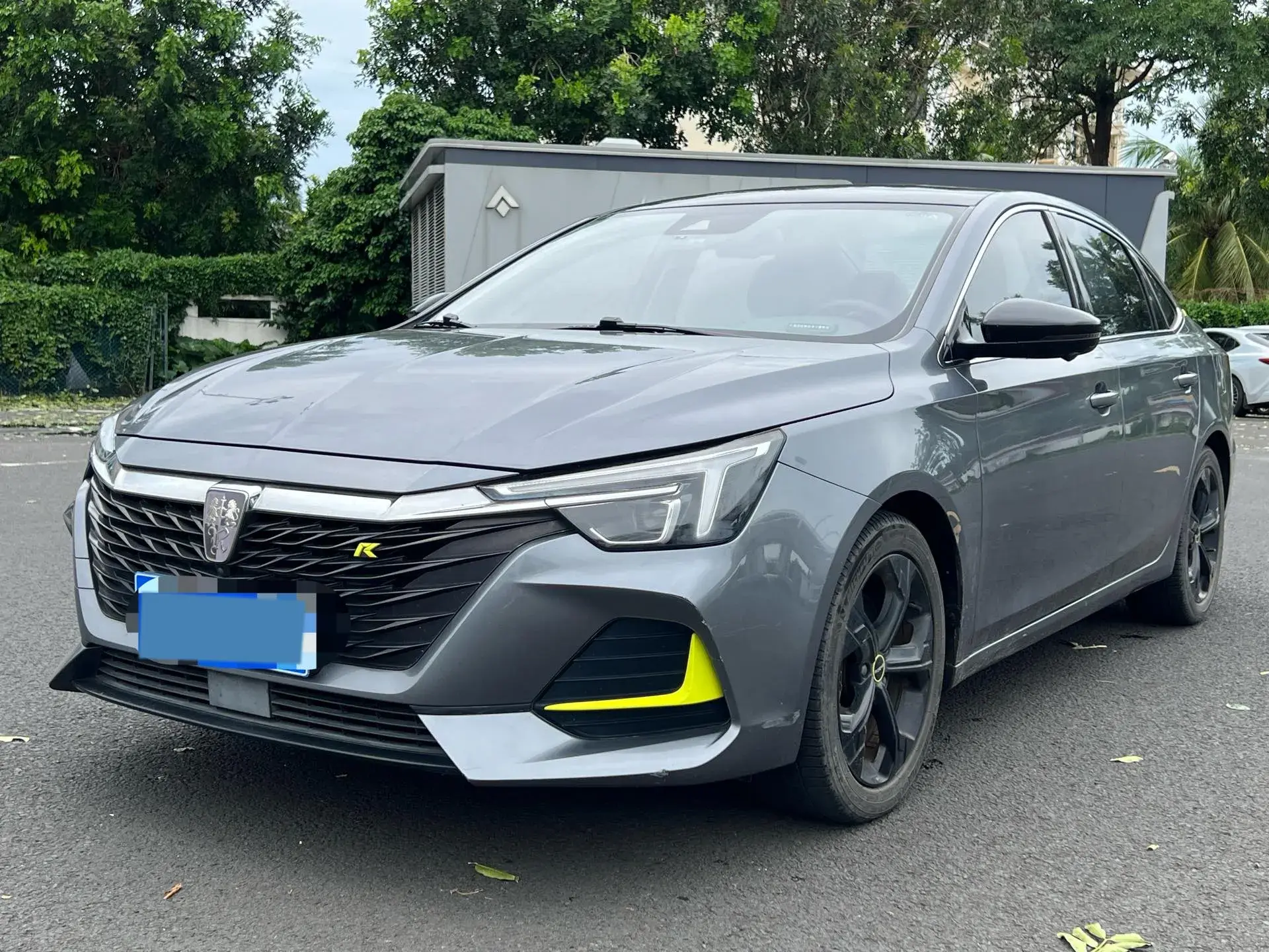 2020 ROEWE I6 view 1