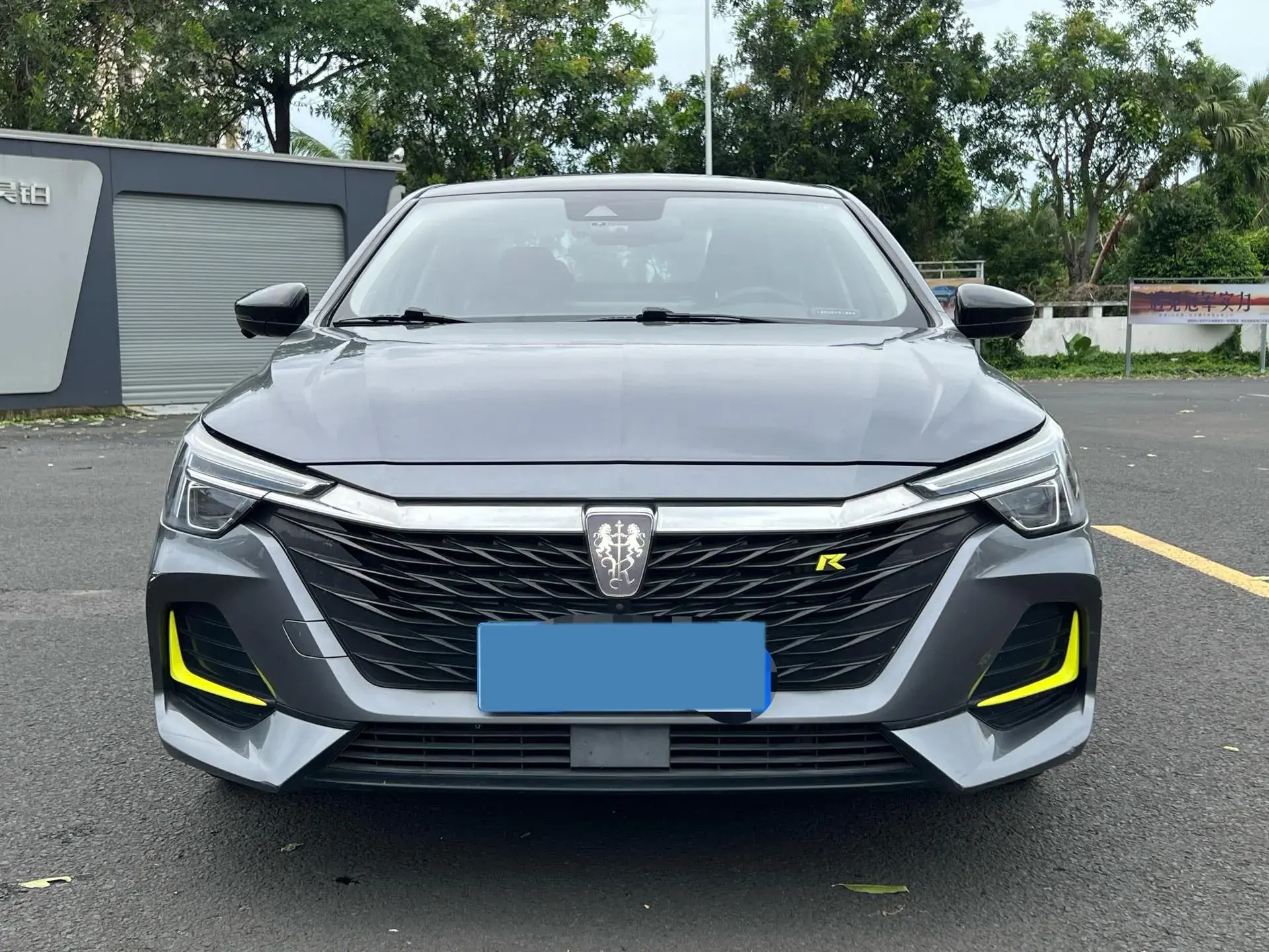 2020 ROEWE I6 thumbnail 3