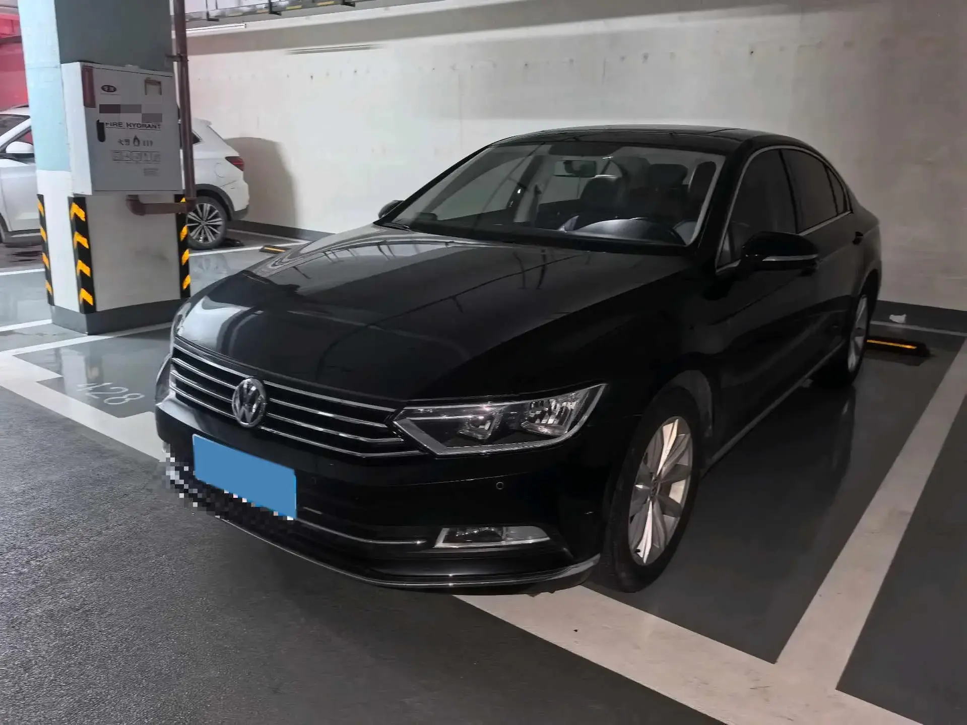 2018 VOLKSWAGEN MAGOTAN view 1