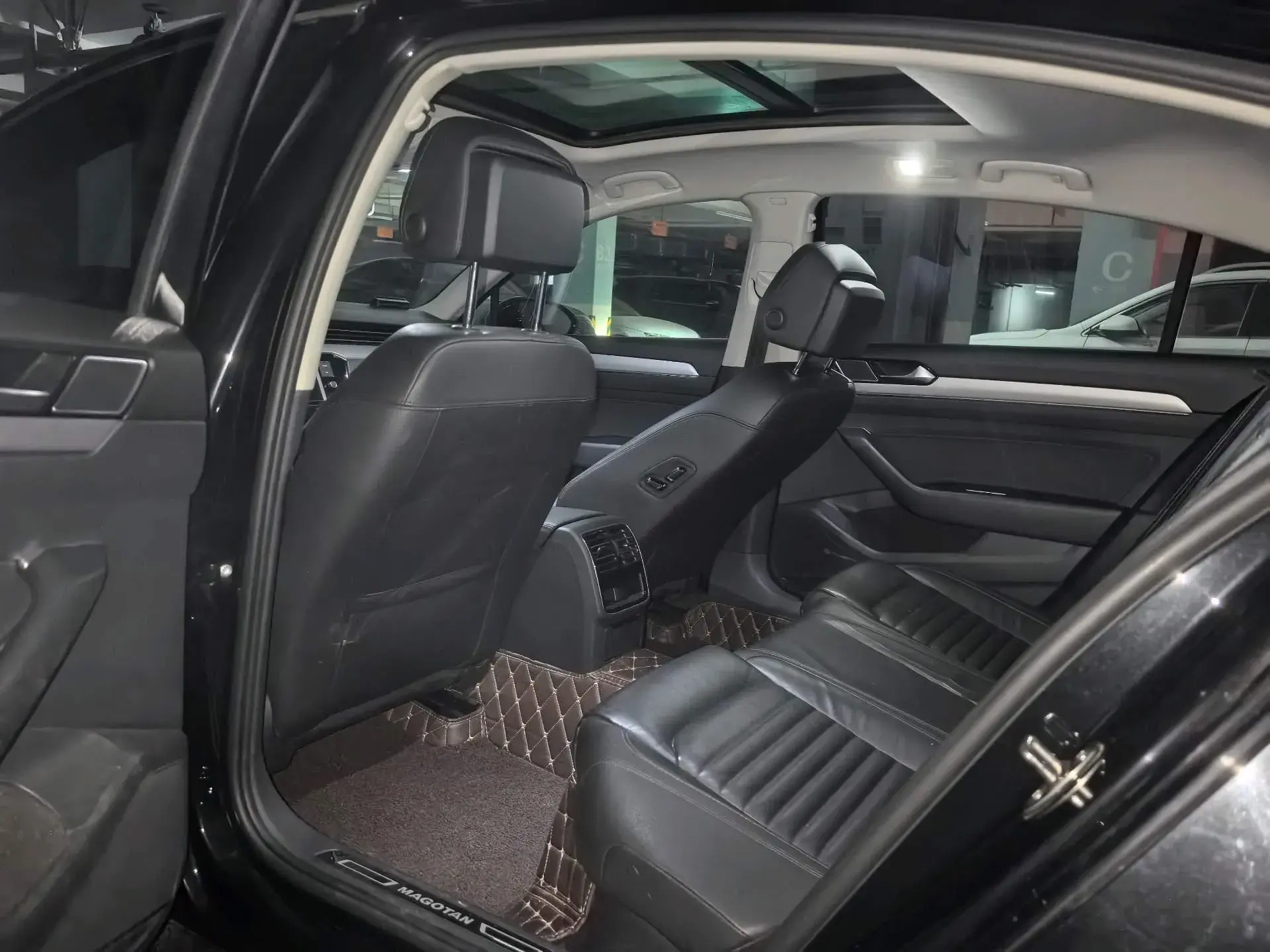 2018 VOLKSWAGEN MAGOTAN thumbnail 4