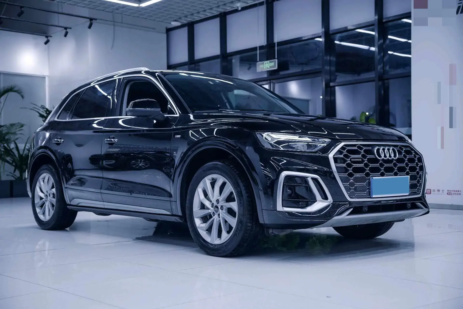 2022 AUDI Q5L thumbnail 3