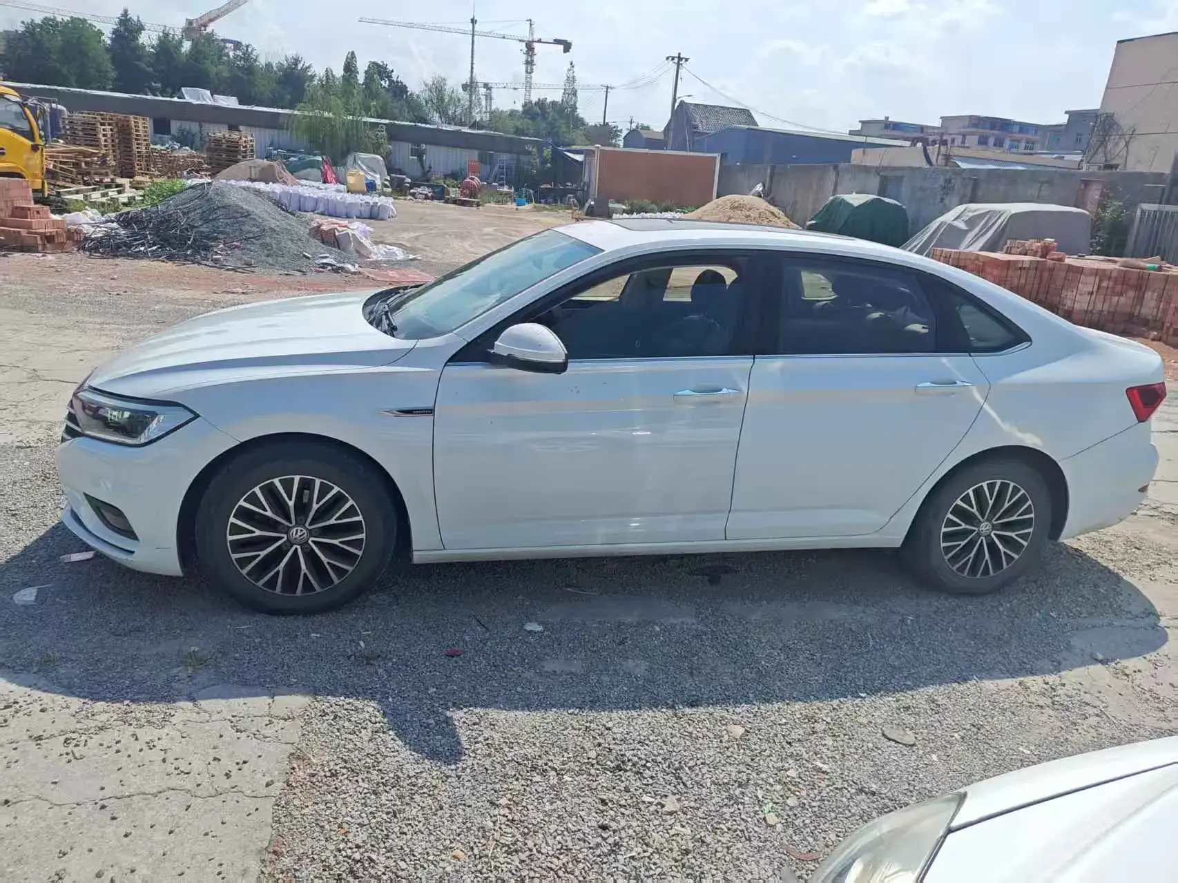 2019 VOLKSWAGEN SAGITAR thumbnail 4