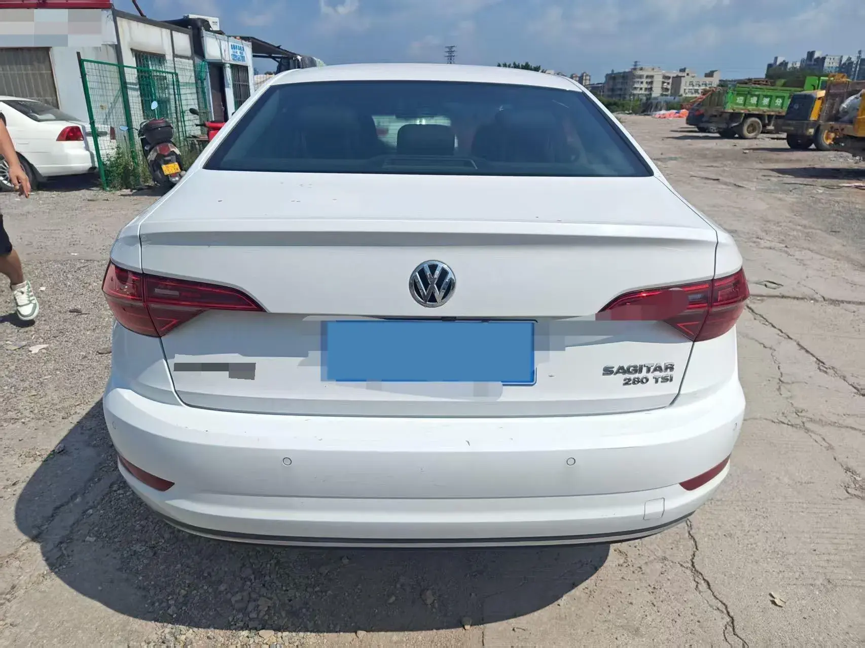 2019 VOLKSWAGEN SAGITAR thumbnail 3