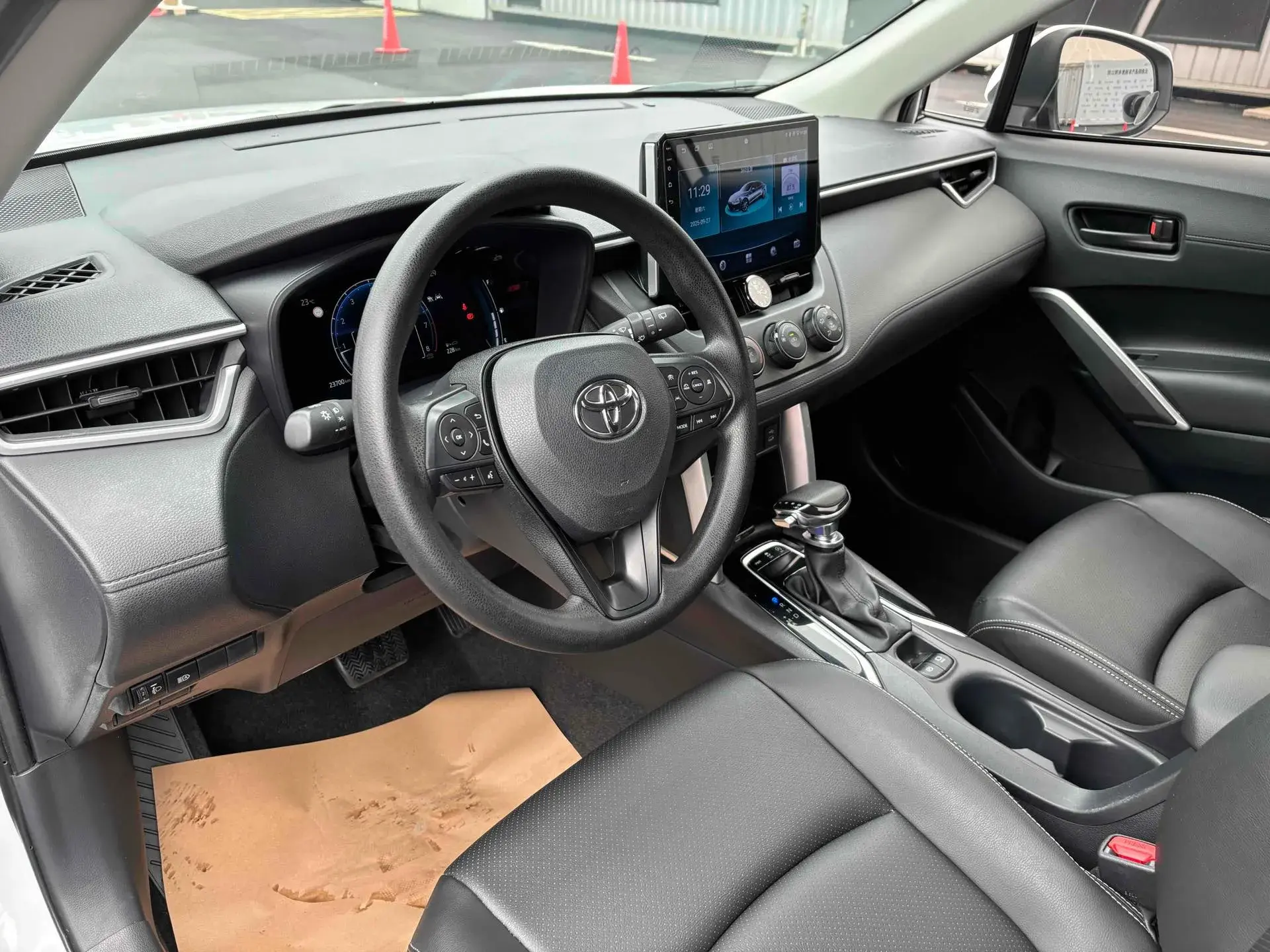 2022 TOYOTA COROLLA thumbnail 3