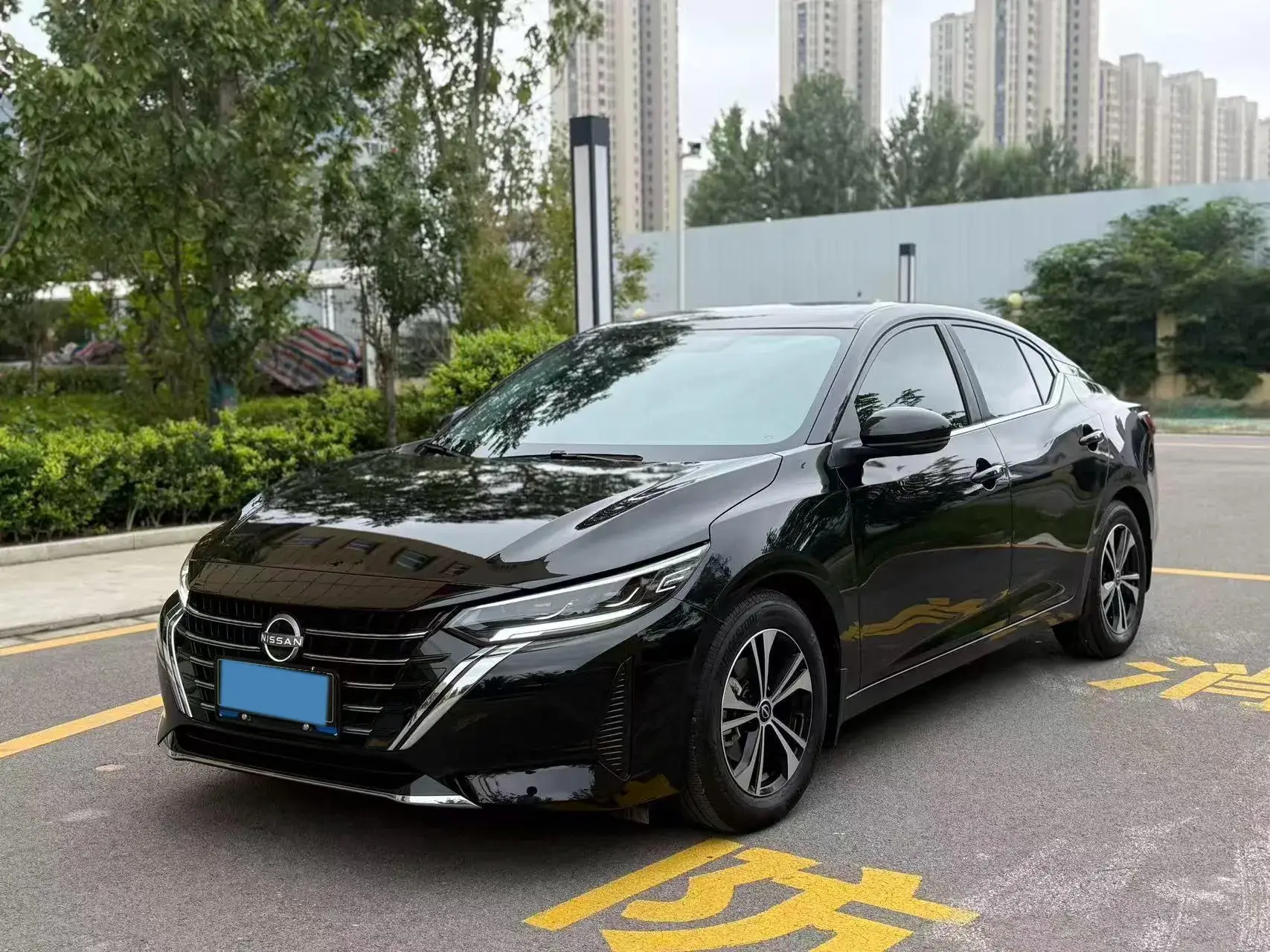 2023 NISSAN SYLPHY view 1