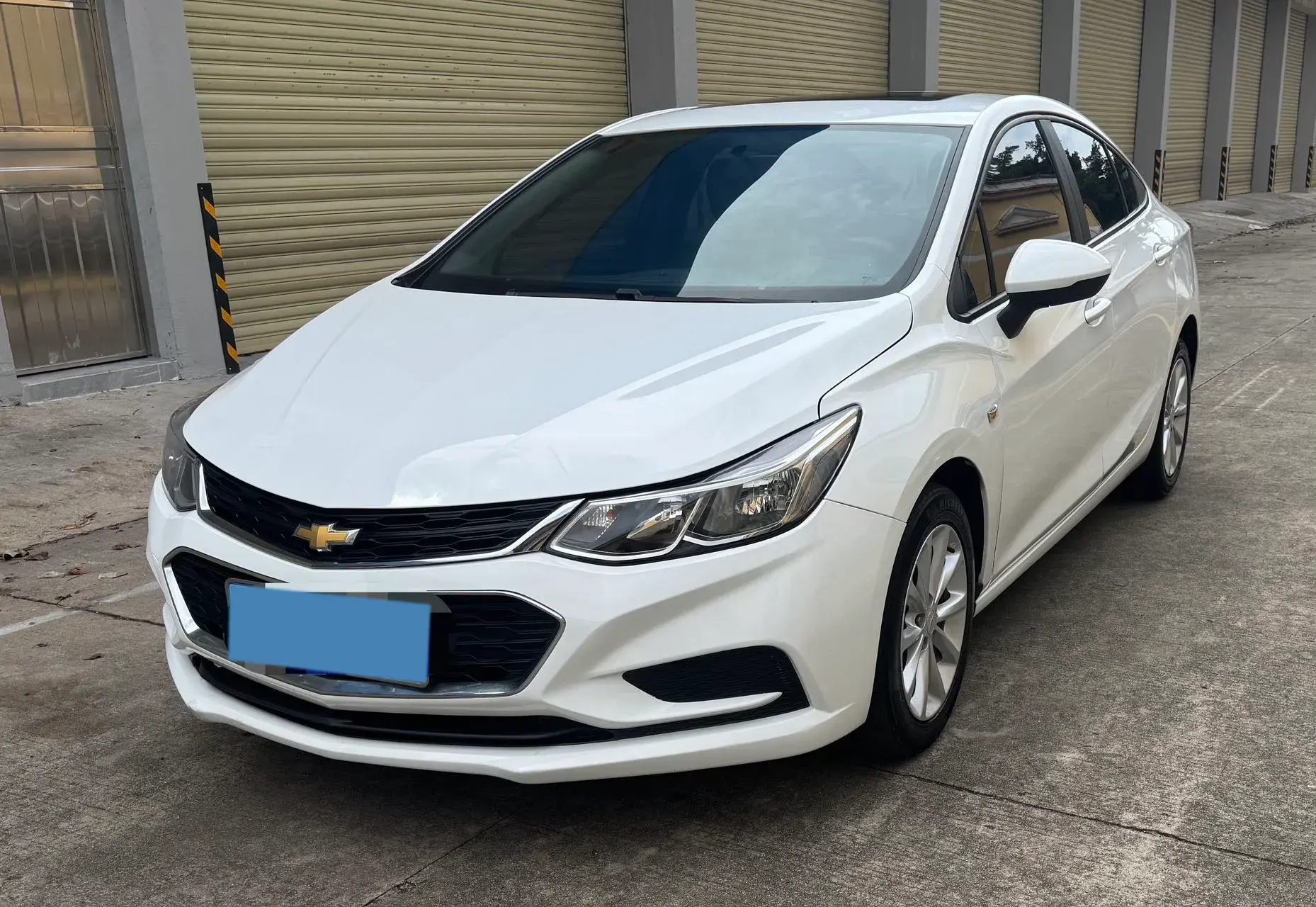 2018 CHEVROLET CRUZE view 1