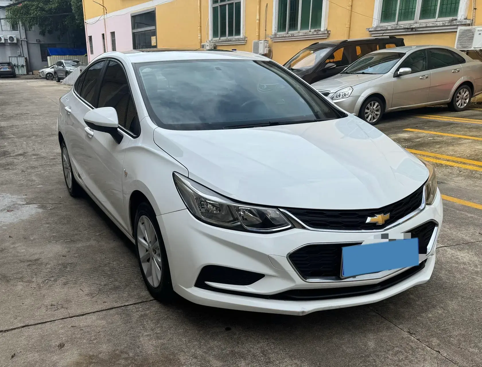 2018 CHEVROLET CRUZE thumbnail 3