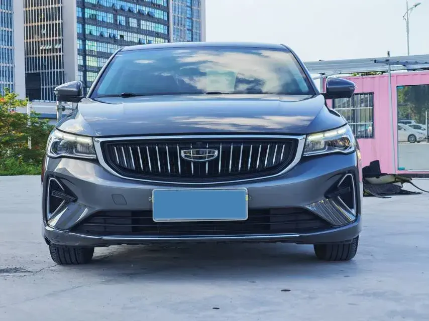 2022 GEELY EMGRAND thumbnail 2