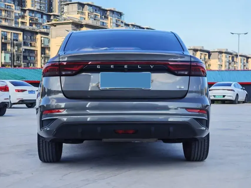 2022 GEELY EMGRAND thumbnail 3