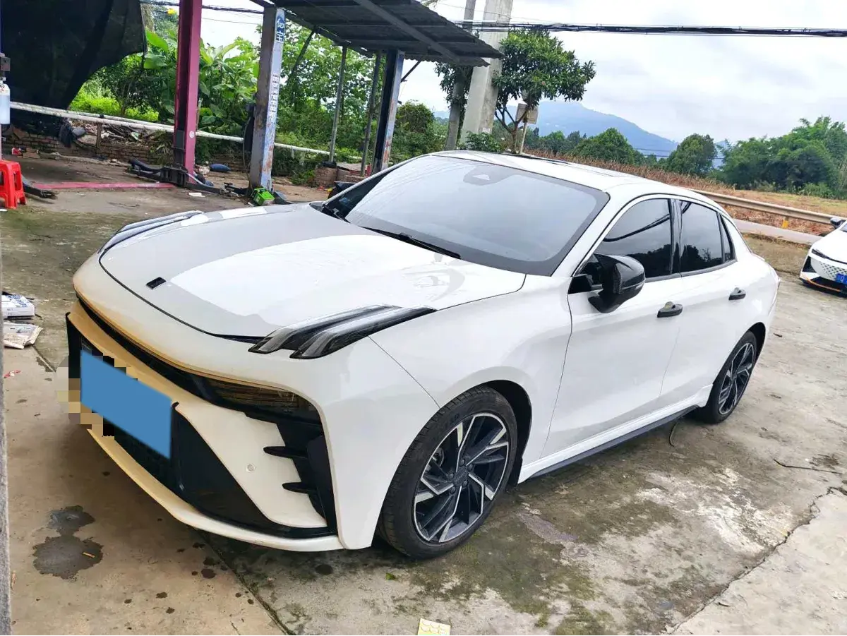 2023 LYNK&CO 03 view 1