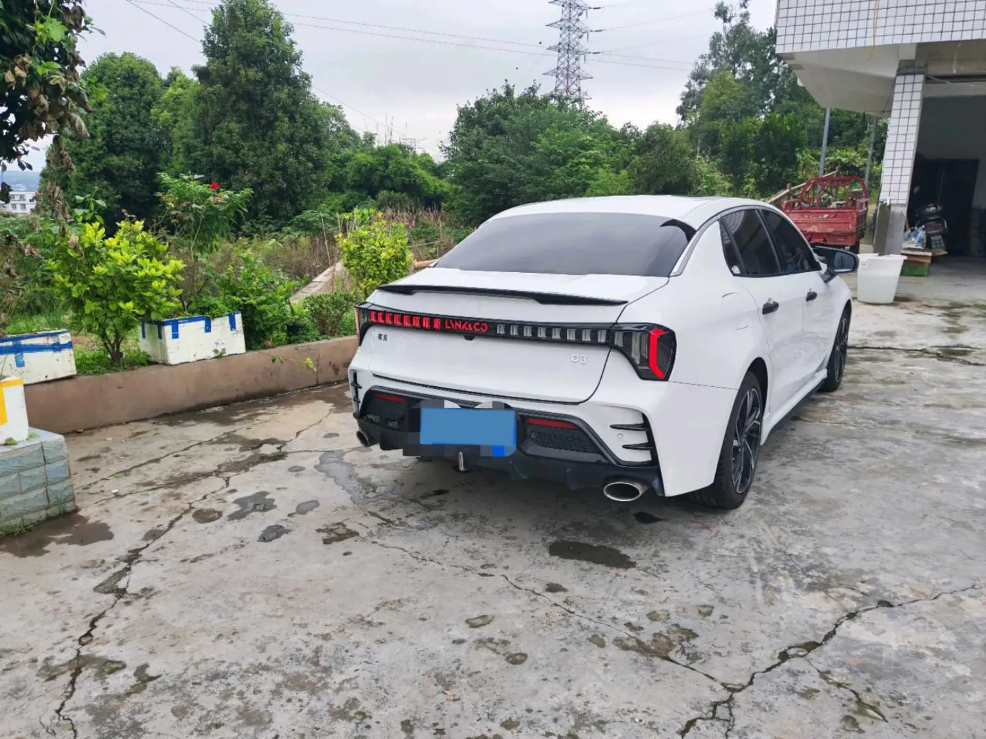 2023 LYNK&CO 03 thumbnail 3