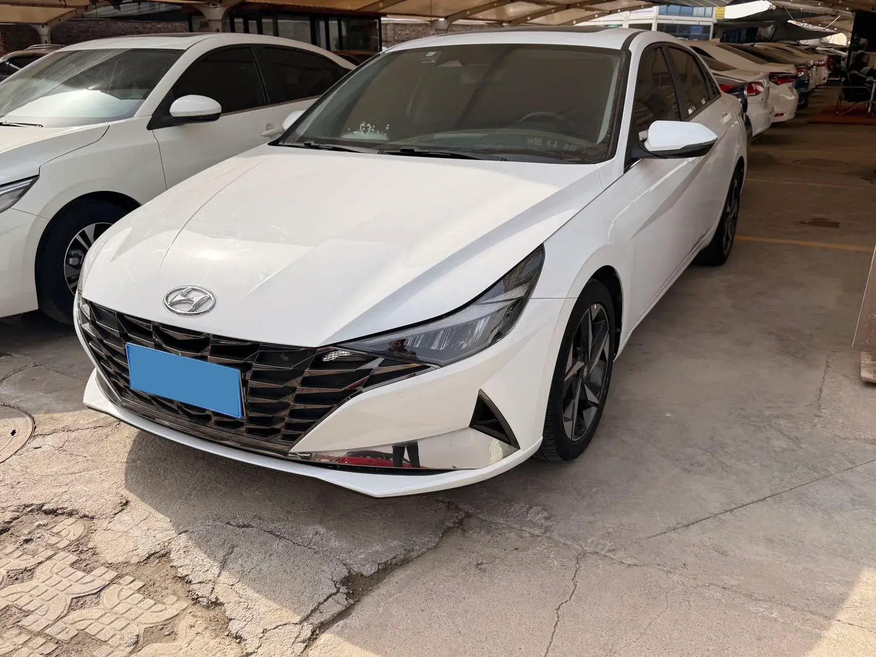 2022 HYUNDAI ELANTRA view 1