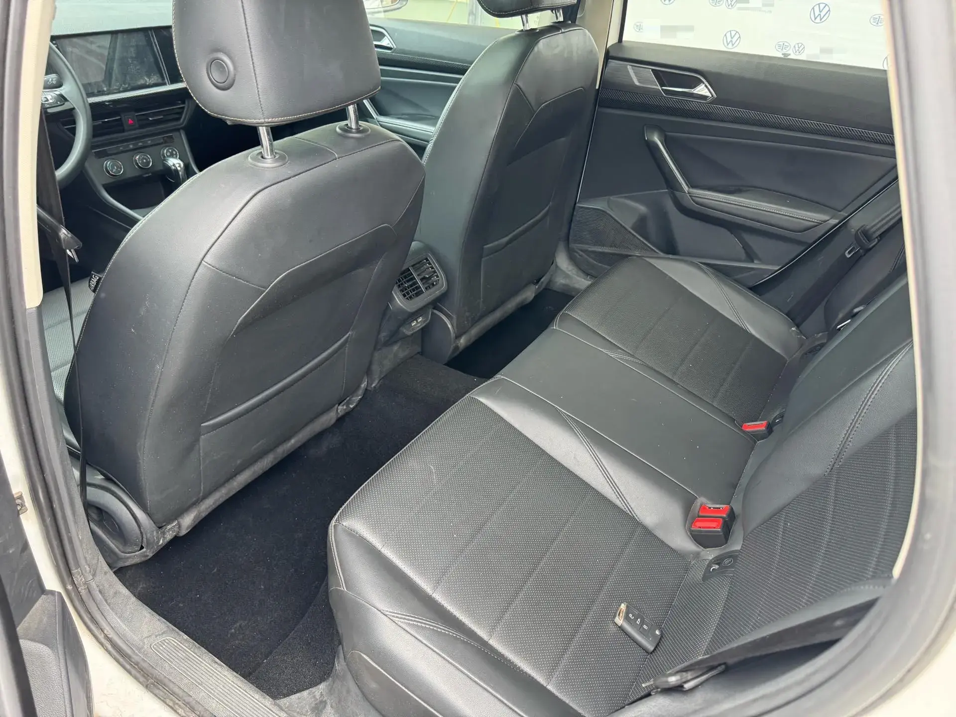 2018 VOLKSWAGEN LAVIDA thumbnail 3