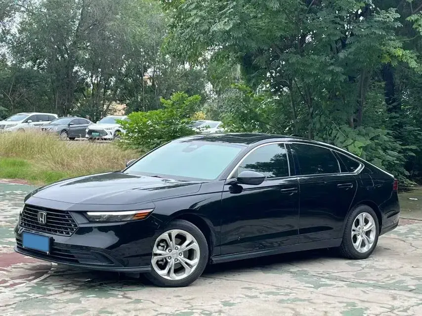 2023 HONDA ACCORD view 1