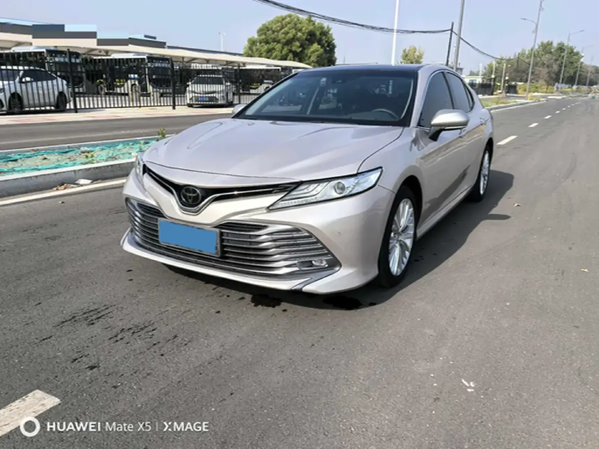 2019 Toyota Camry 2.5L 209HP L4 8AT
