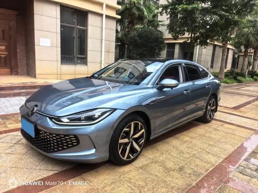 2023 VOLKSWAGEN LAMANDO view 1