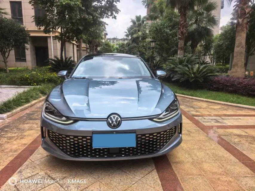 2023 VOLKSWAGEN LAMANDO thumbnail 2