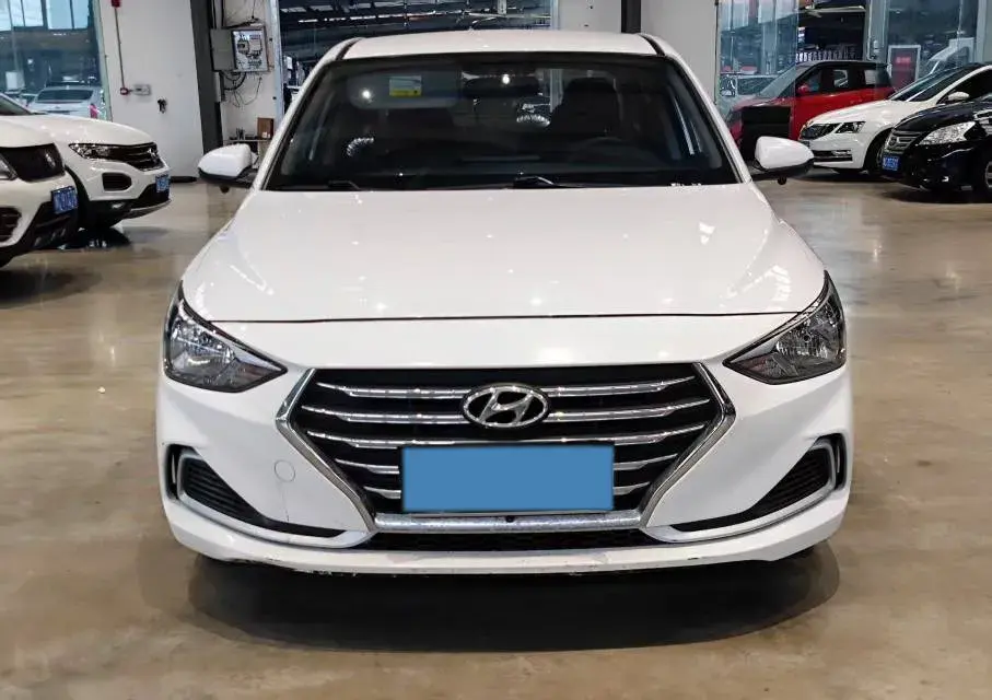 2017 HYUNDAI CELESTA thumbnail 2