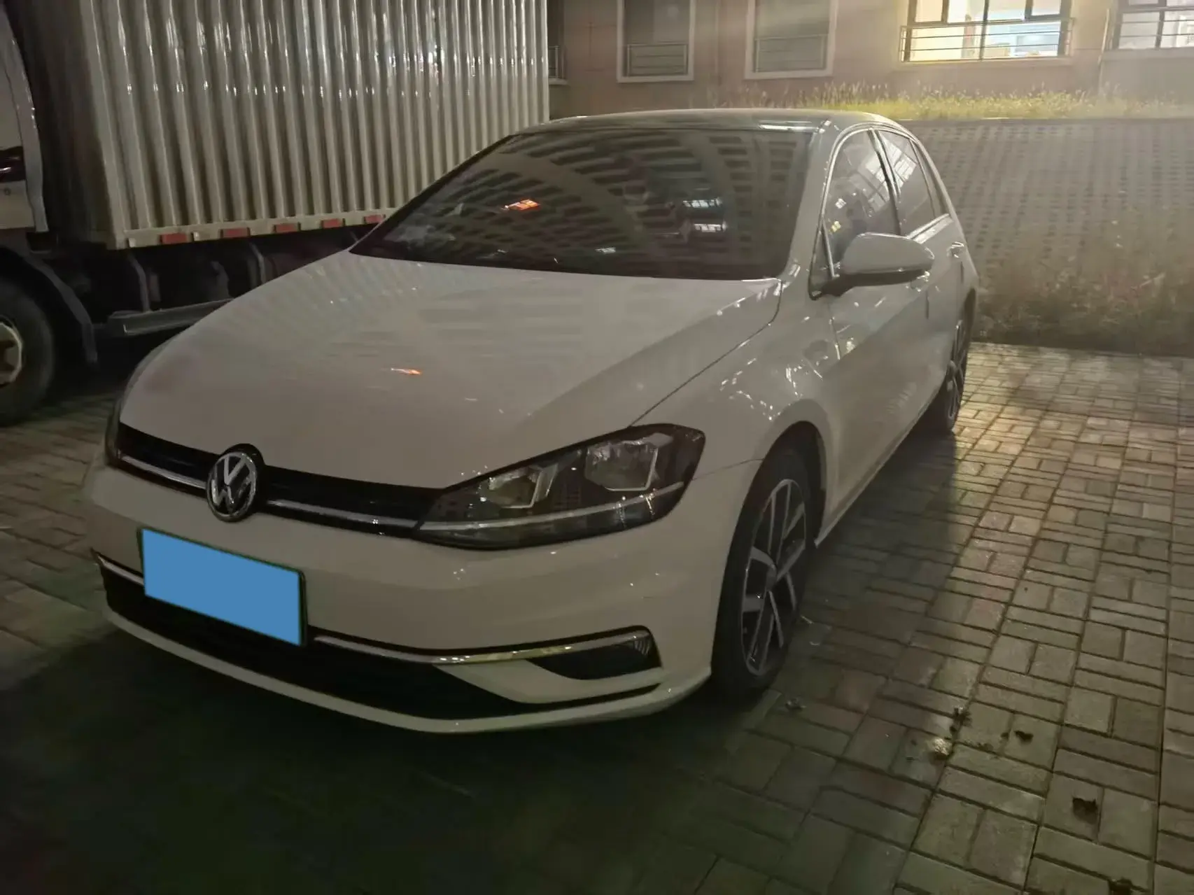 2020 VOLKSWAGEN GOLF view 1