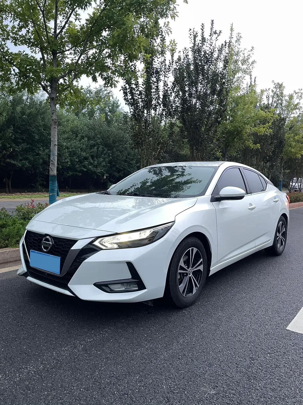 2021 NISSAN SYLPHY view 1