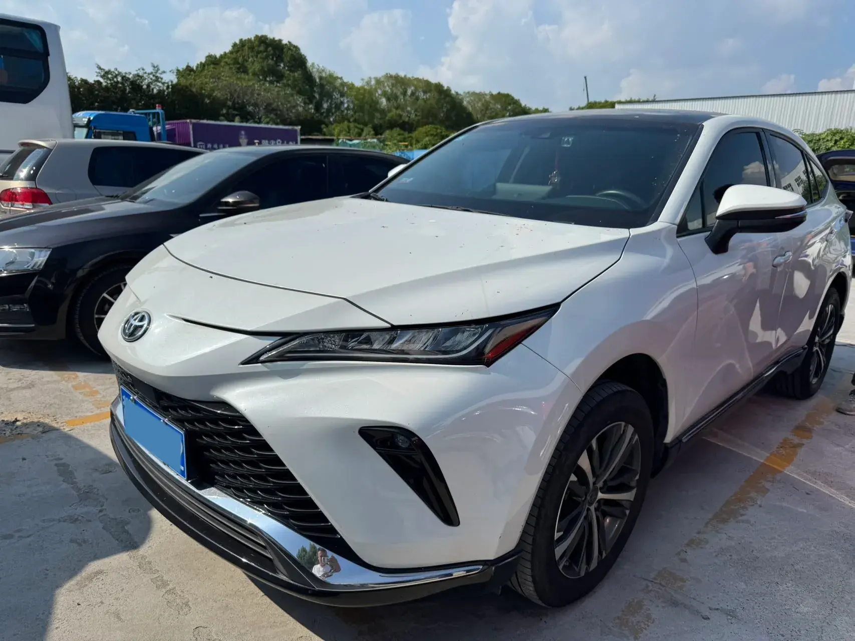 2023 TOYOTA VENZA view 1